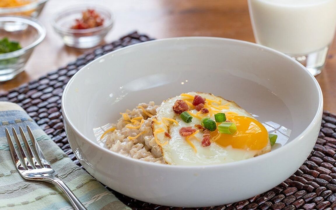 Avena con agua y huevos revueltos un excelente desayuno para la diabetes